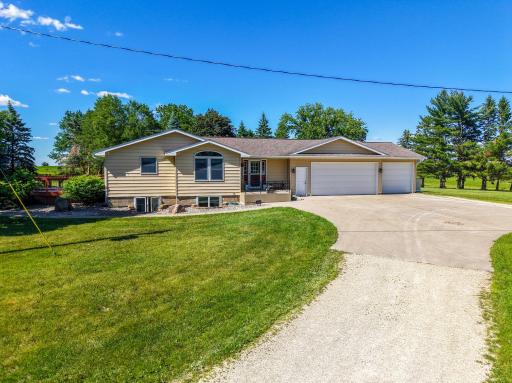7524 58th St NE, Rochester, MN 55906