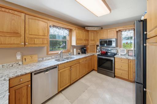 7524 58th St NE, Rochester, MN 55906