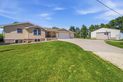 7524 58th St NE, Rochester, MN 55906