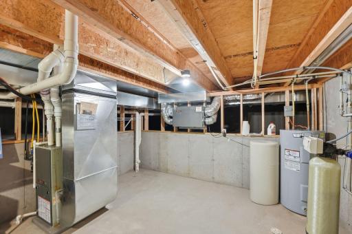 1411 Karnis Drive NW, Alexandria, MN 56308