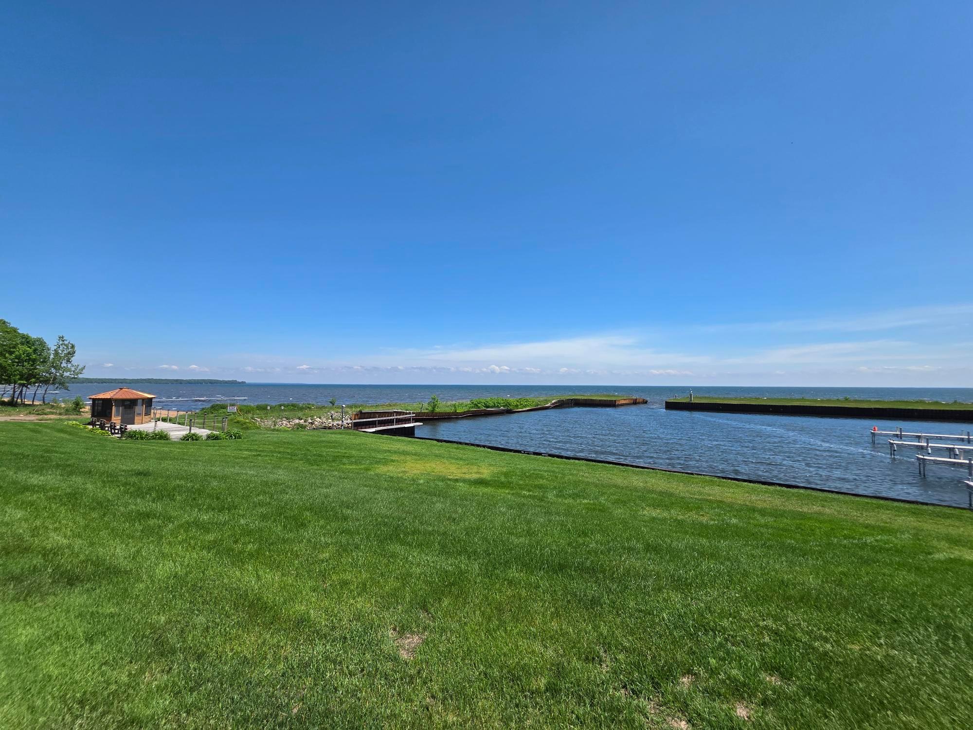 Panoramic lake view!