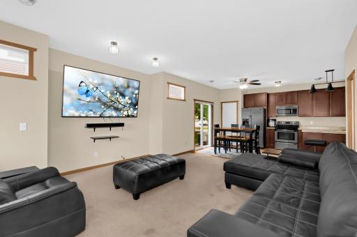 1283 County Road D Circle E, B, Saint Paul, MN 55109