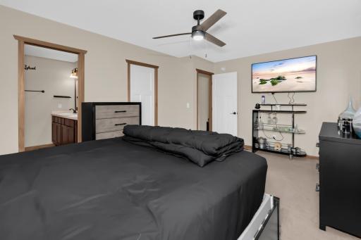 1283 County Road D Circle E, B, Saint Paul, MN 55109