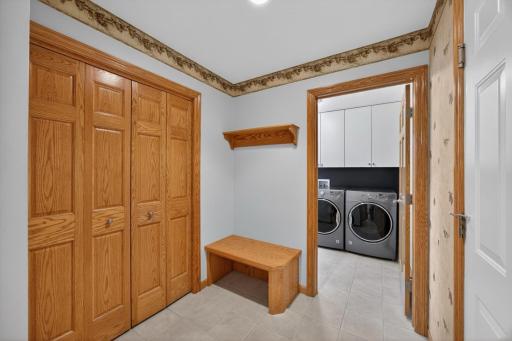 2937 Oakview Drive NE, Rochester, MN 55906