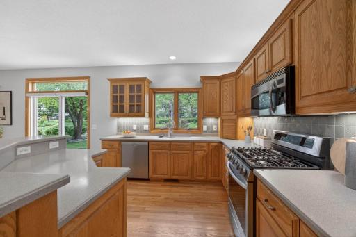 2937 Oakview Drive NE, Rochester, MN 55906