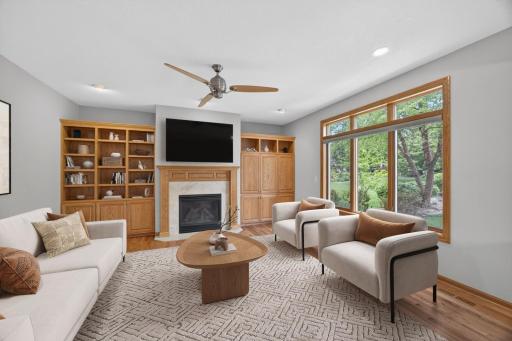 2937 Oakview Drive NE, Rochester, MN 55906