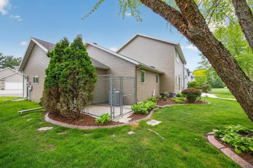 2937 Oakview Drive NE, Rochester, MN 55906