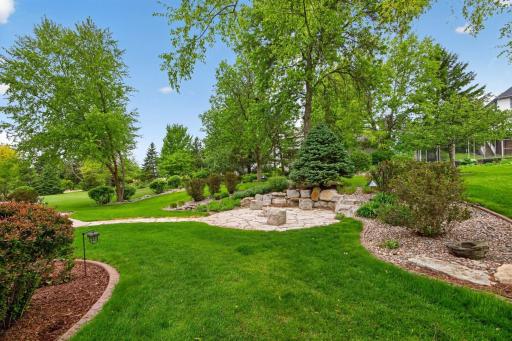 2937 Oakview Drive NE, Rochester, MN 55906
