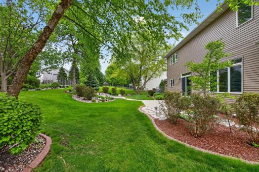 2937 Oakview Drive NE, Rochester, MN 55906