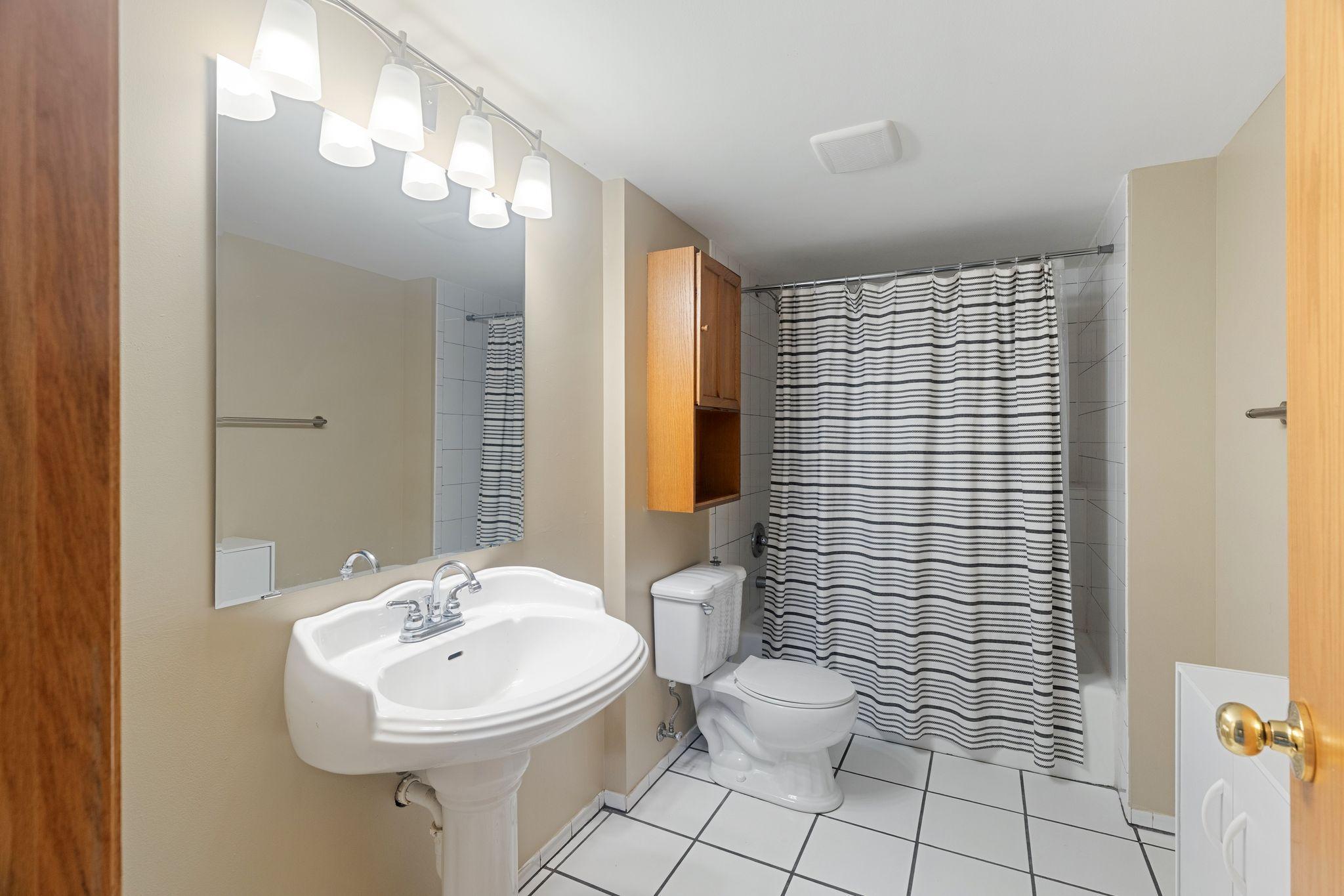 Spacious lower level full bath