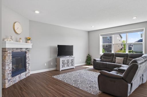 1559 Edgebrook Lane, Carver, MN 55315