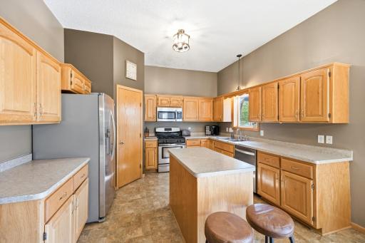 7364 Lambert Avenue NE, Albertville, MN 55301