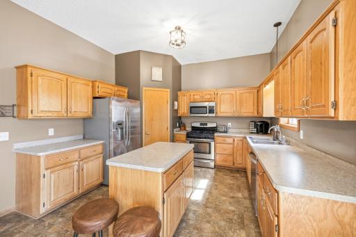 7364 Lambert Avenue NE, Albertville, MN 55301