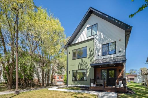 1735 3rd Street NE, Minneapolis, MN 55413