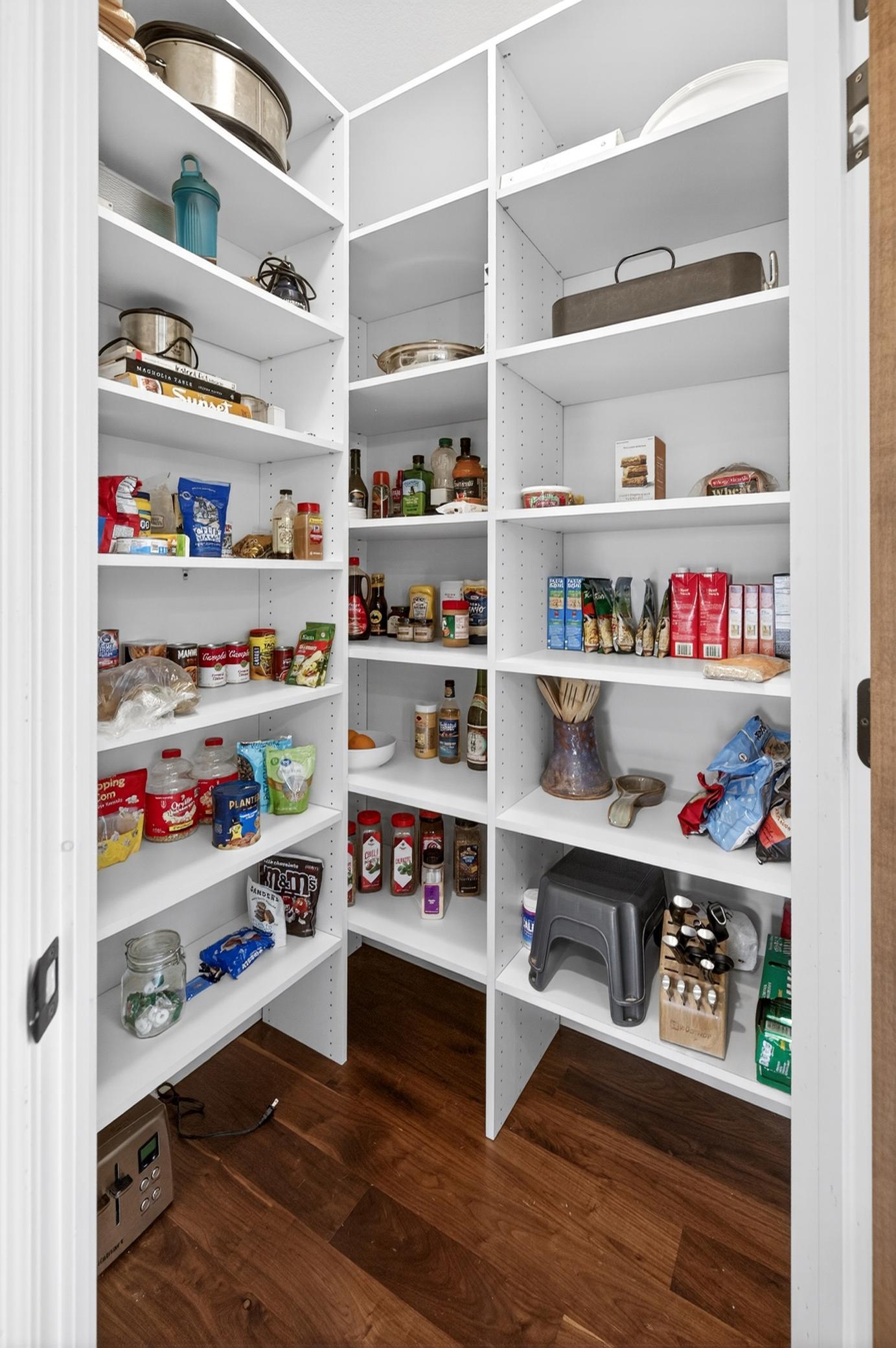 27 Kitchen Pantry (1).jpg
