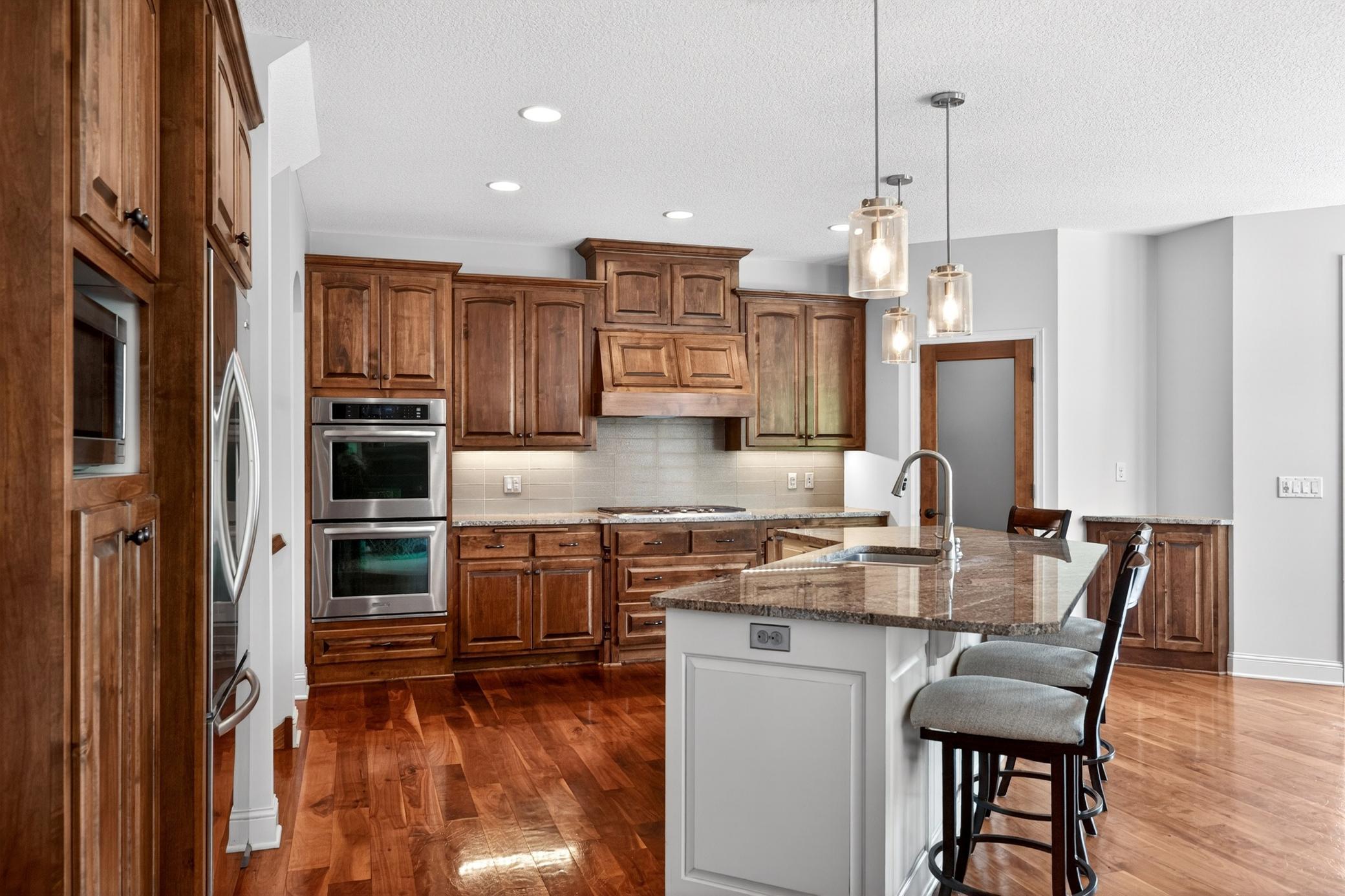 25 Kitchen 2 (1).jpg