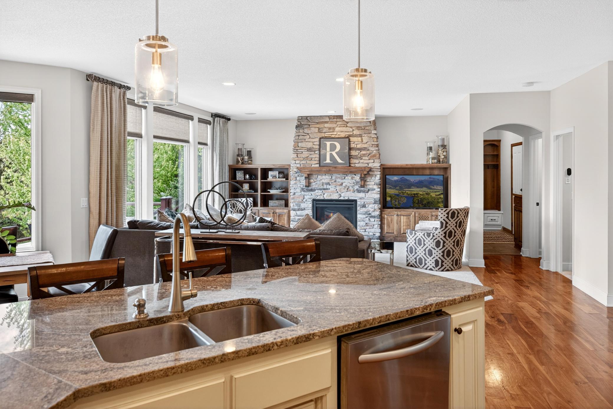 28 Kitchen 6 (1).jpg