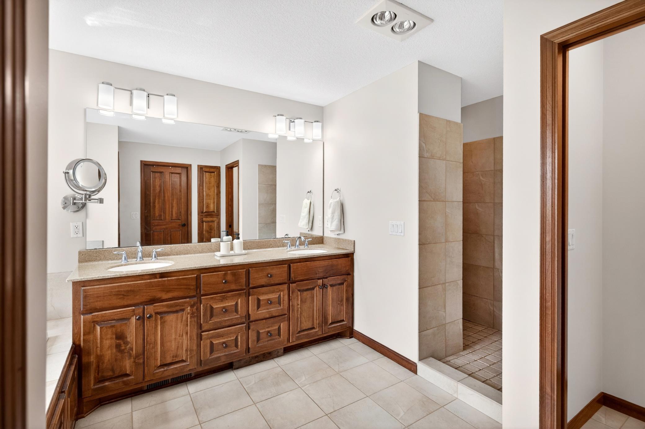 45 Bathroom Primary 3 (1).jpg