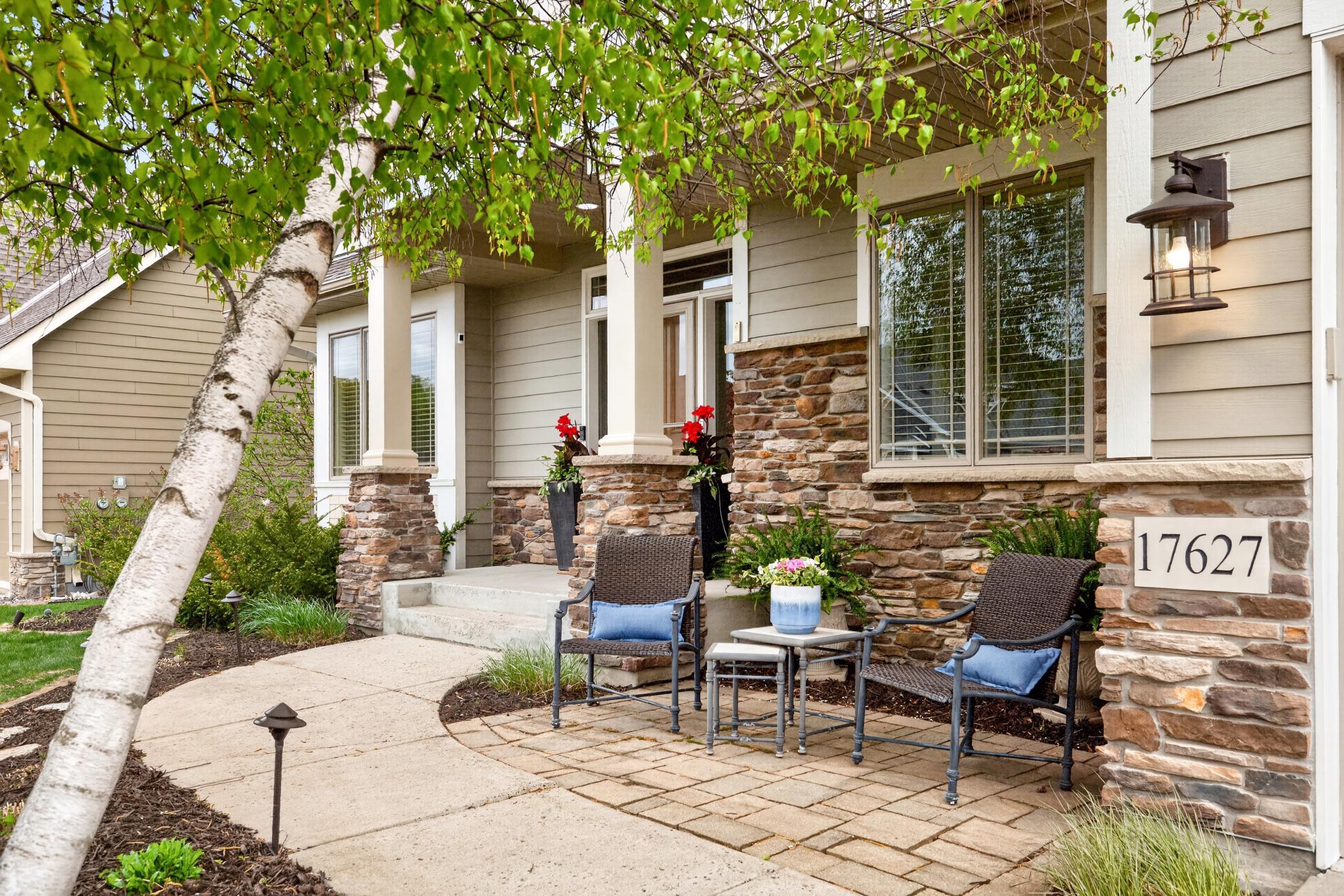 4 Front walkway (1).jpg