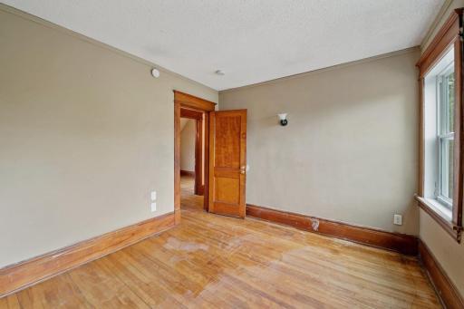 985 5th Street E, Saint Paul, MN 55106