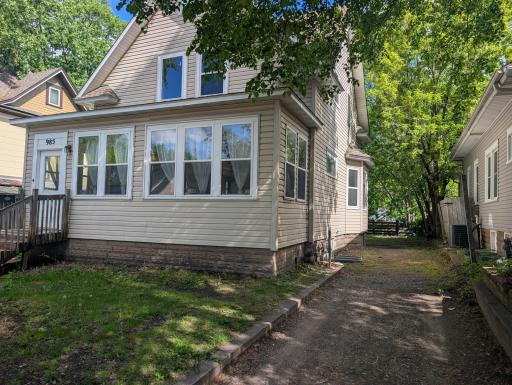 985 5th Street E, Saint Paul, MN 55106