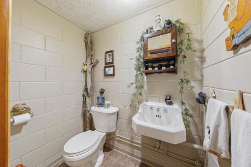 48 bathroom_lower.jpg