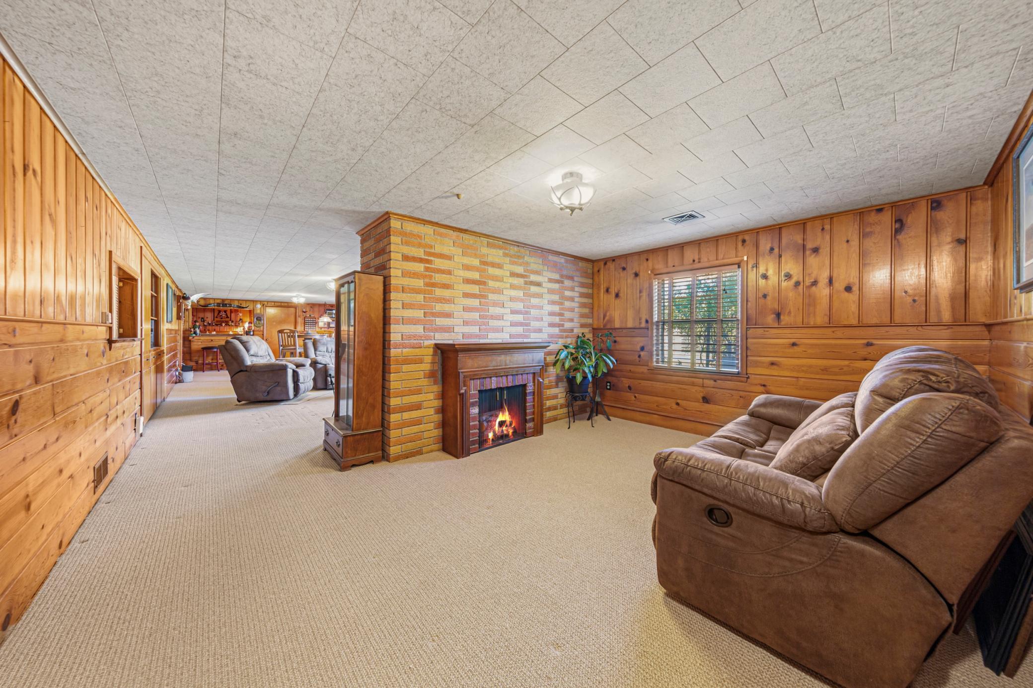 38 family room_lower.jpg