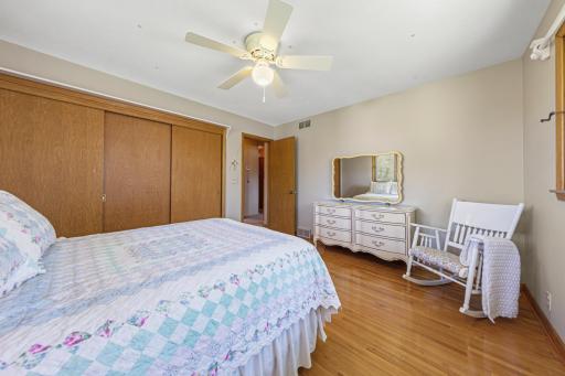 37 bedroom 4.jpg