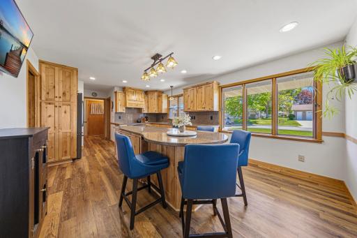19 kitchen.jpg