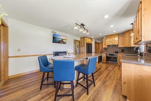 20 kitchen.jpg