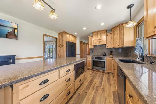 21 kitchen.jpg