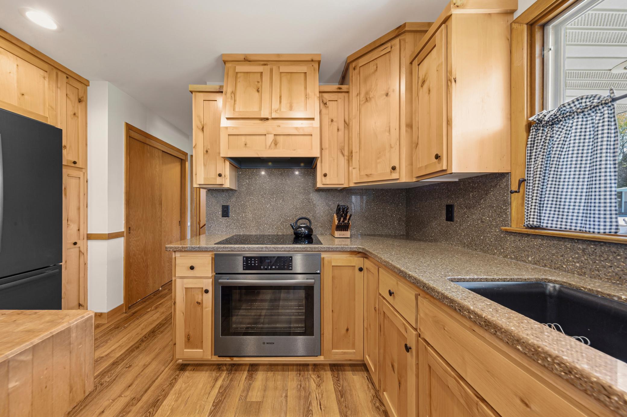 22 kitchen.jpg