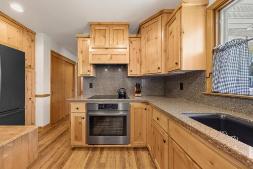 22 kitchen.jpg