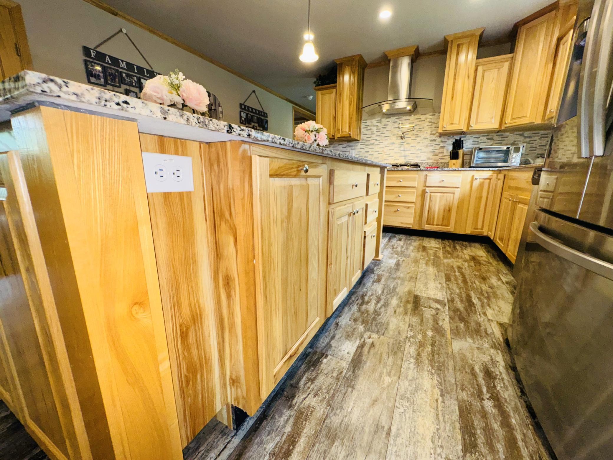 Kitchen Island 3.JPG