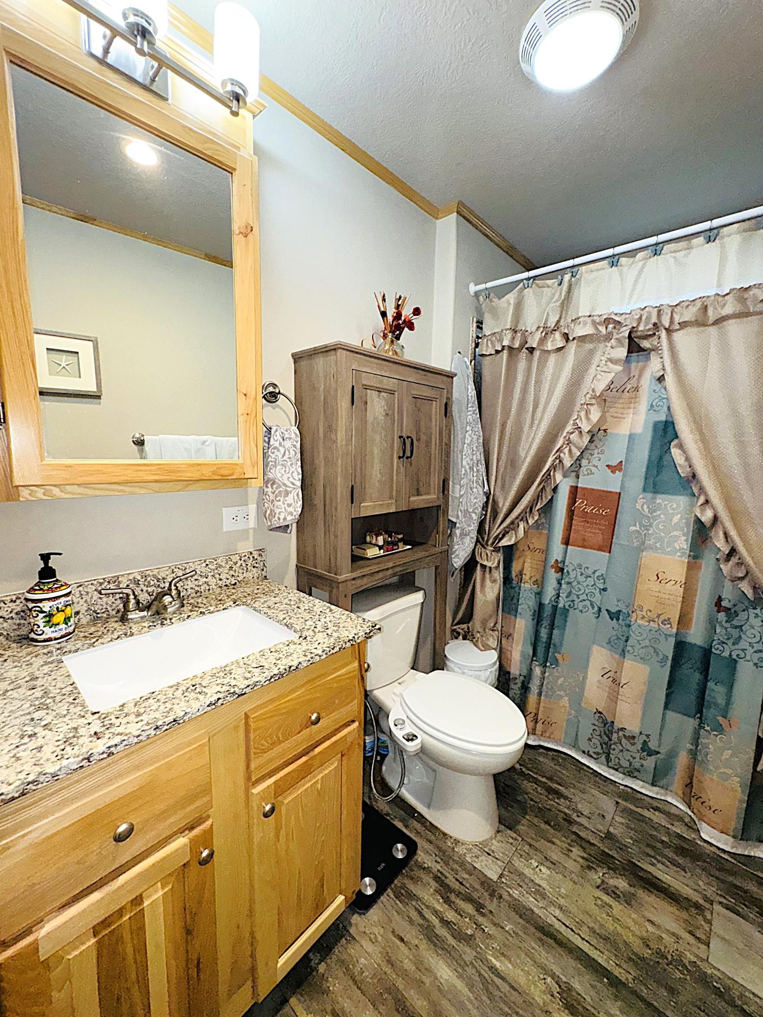 Guest Full Bath.JPG