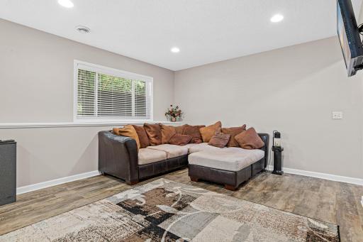 421 E Lake Street, Waconia, MN 55387
