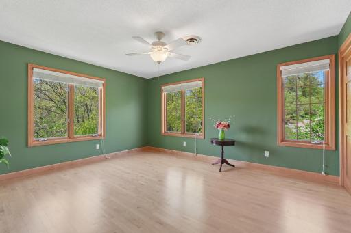 18751 Knollwood Circle, Lakeville, MN 55044