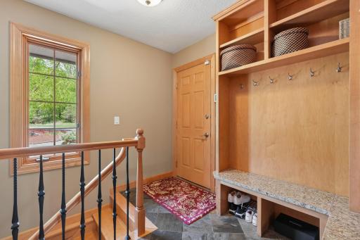 18751 Knollwood Circle, Lakeville, MN 55044