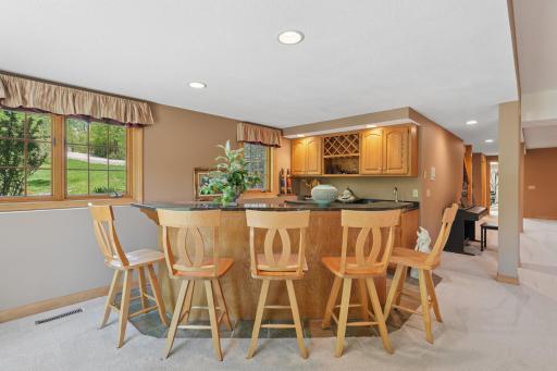 18751 Knollwood Circle, Lakeville, MN 55044