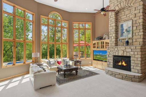 18751 Knollwood Circle, Lakeville, MN 55044