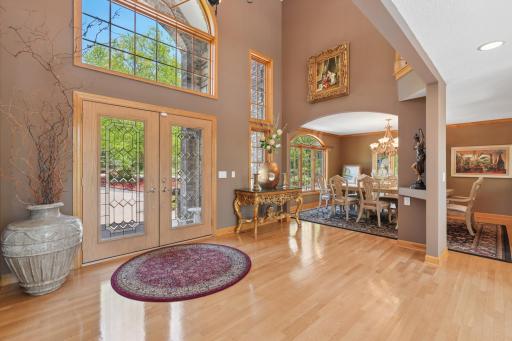 18751 Knollwood Circle, Lakeville, MN 55044