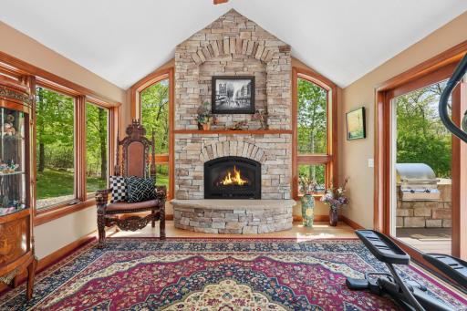 18751 Knollwood Circle, Lakeville, MN 55044
