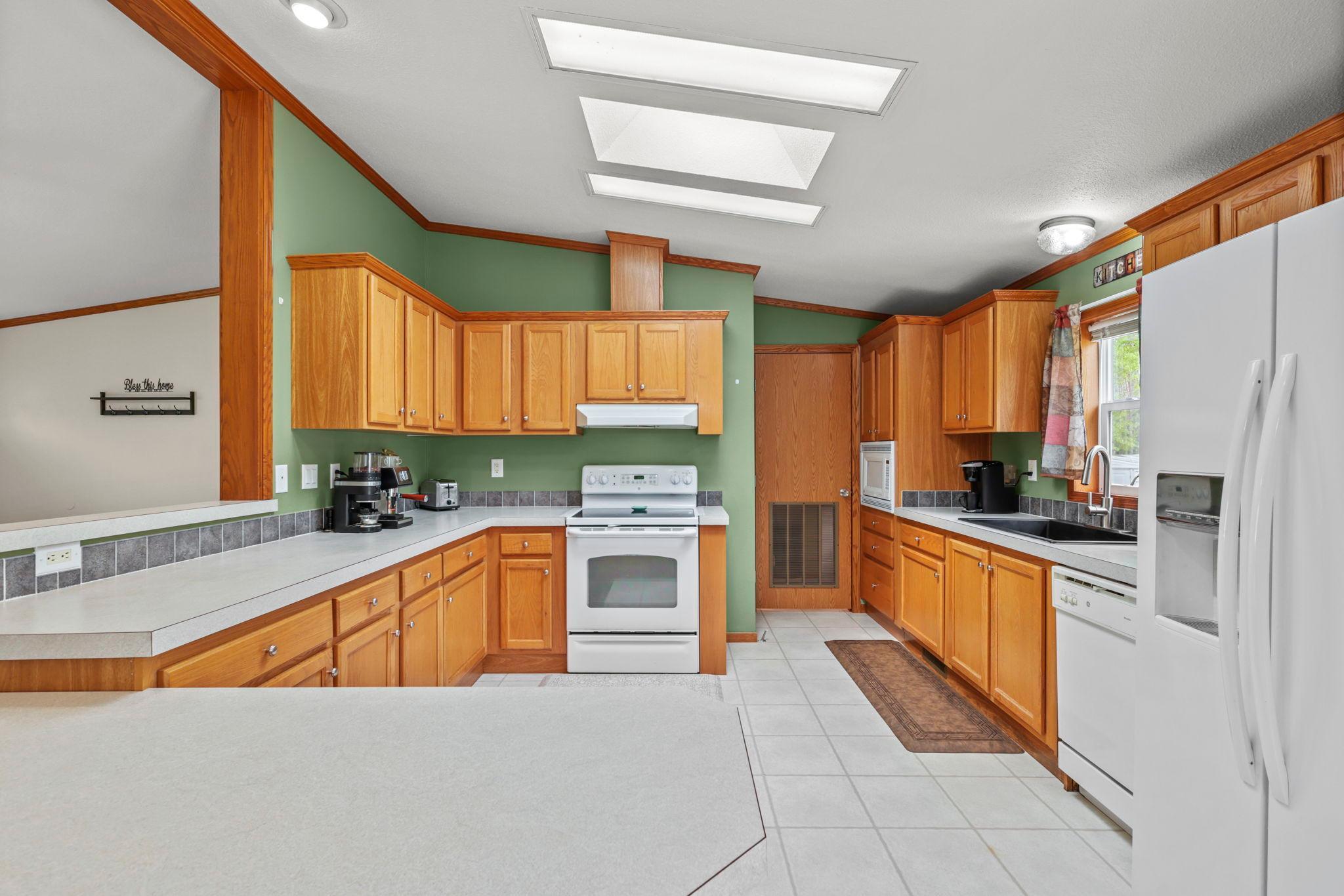 Look at all the counter space and cabinets.