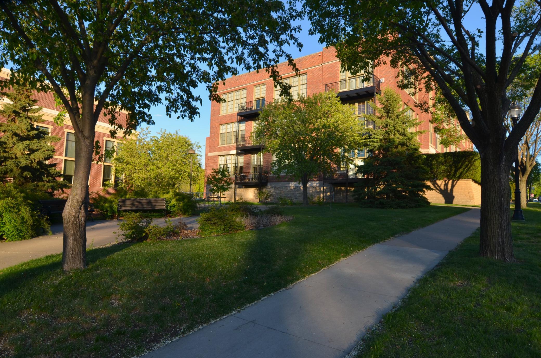 36 Sideyard Building 2