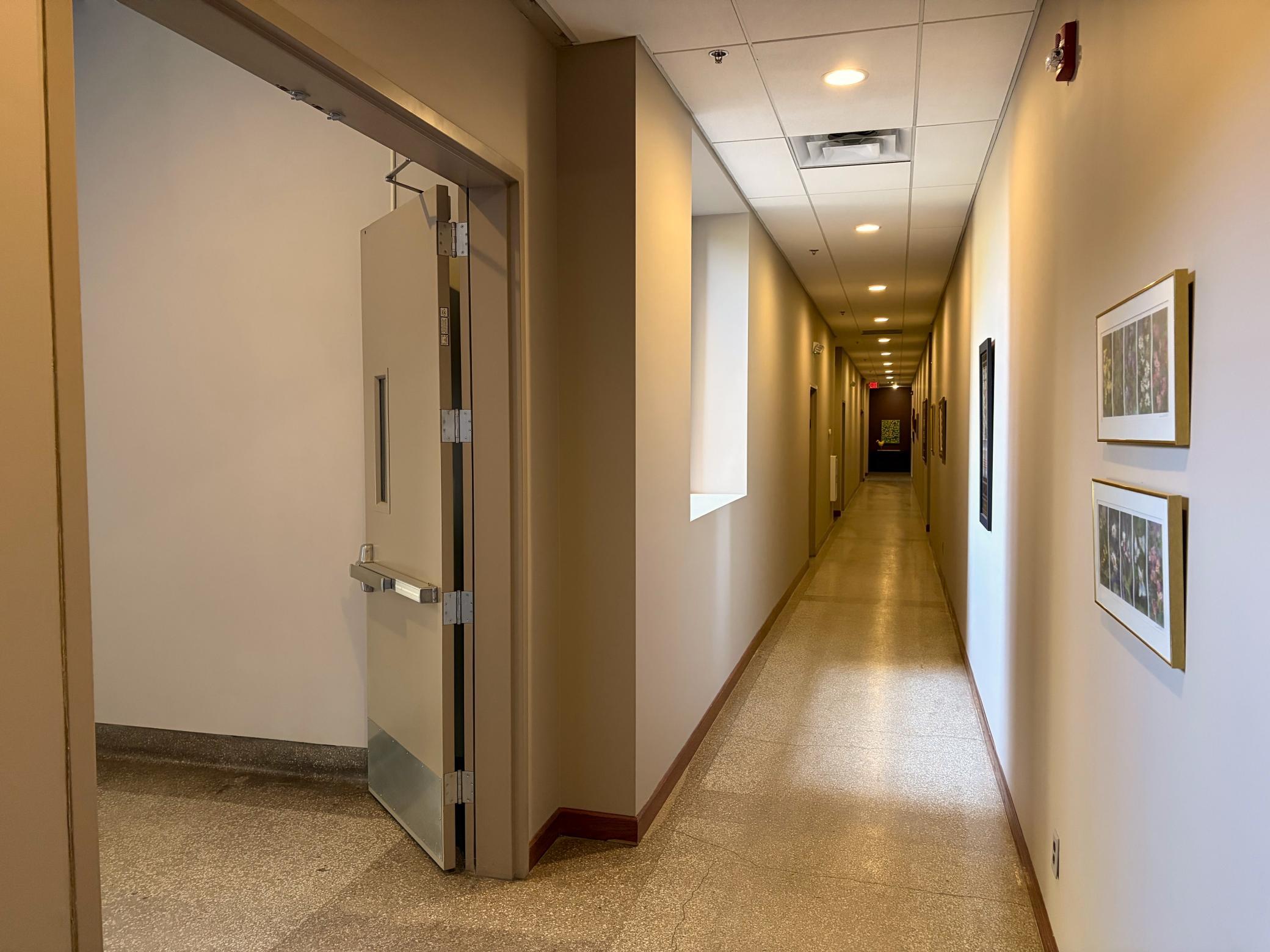 28 Exterior Hallway A1