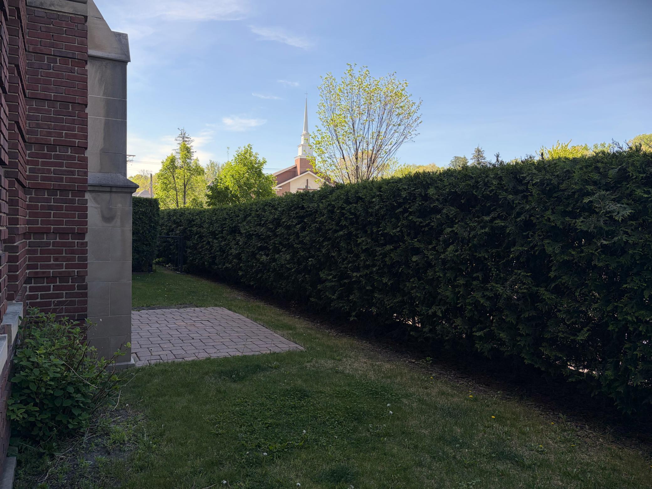 6.4 Sideyard