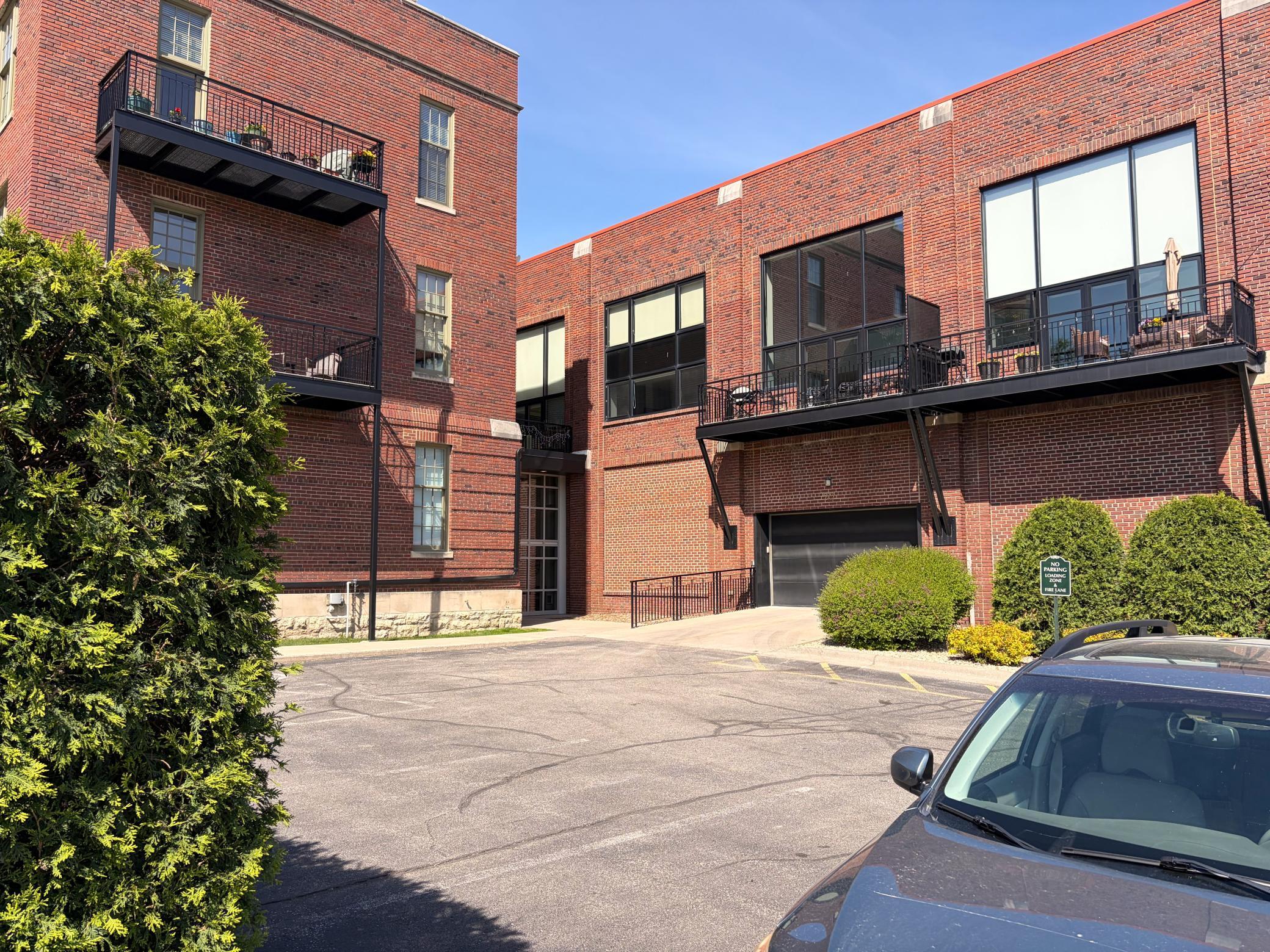 34 Parking