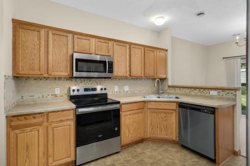 6869 Folkestone Road, 614, Apple Valley, MN 55124