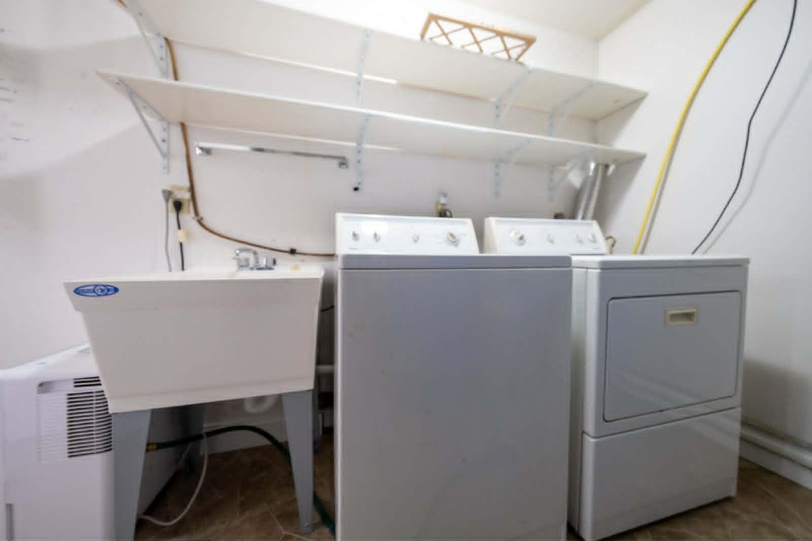 laundry in lower unit