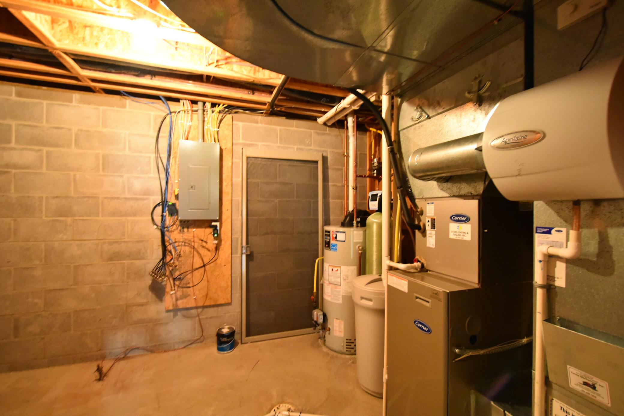 large utility room-water softener conveys with property